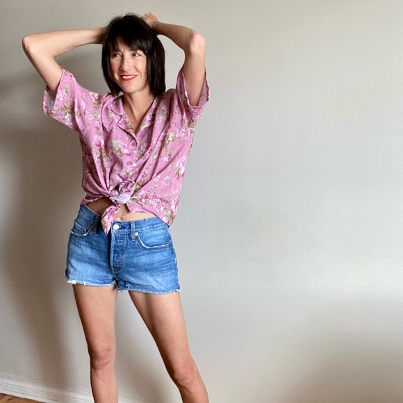 Levis 501 Cut Off Jean Shorts - Picture 3 of 14